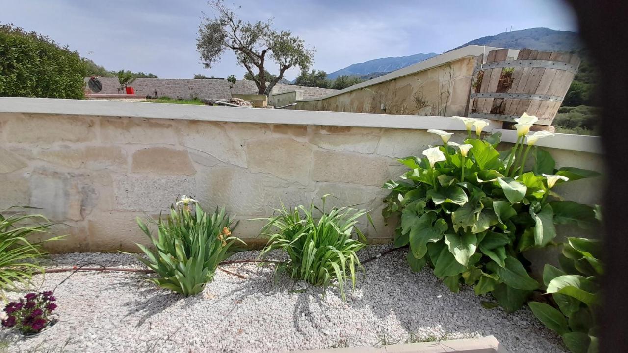 Georgioupoli Studio 2 With A Pool And Lake Views Exterior photo
